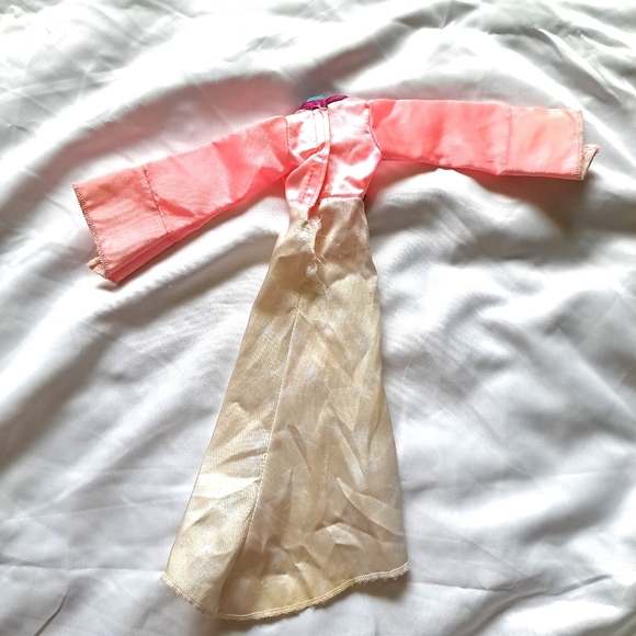 Disney | Mulan barbie doll with clothes & accessorie 1993 Mattel *Damaged* - Picture 13 of 16